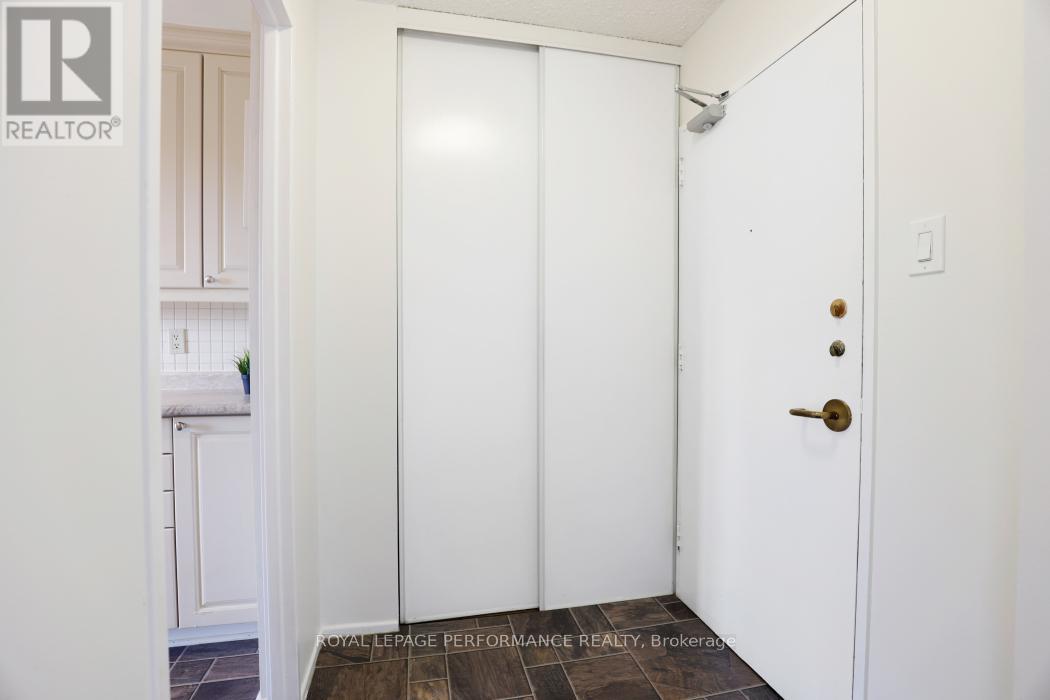 301 - 2625 Regina Street, Ottawa, Ontario  K2B 5W8 - Photo 5 - X12367136
