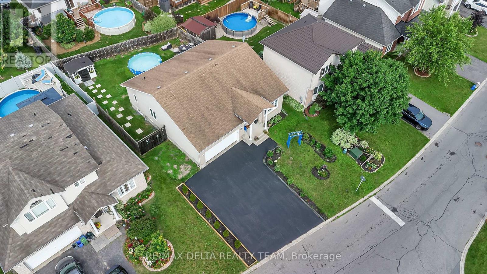 Property at 400 CENTENAIRE STREET image 2