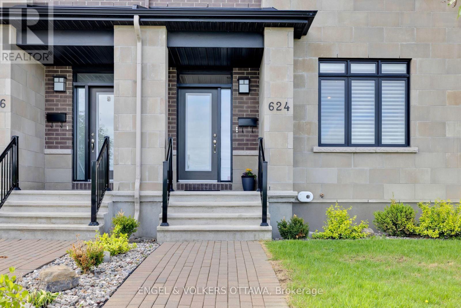 Property at 624 MIKINAK ROAD image 4