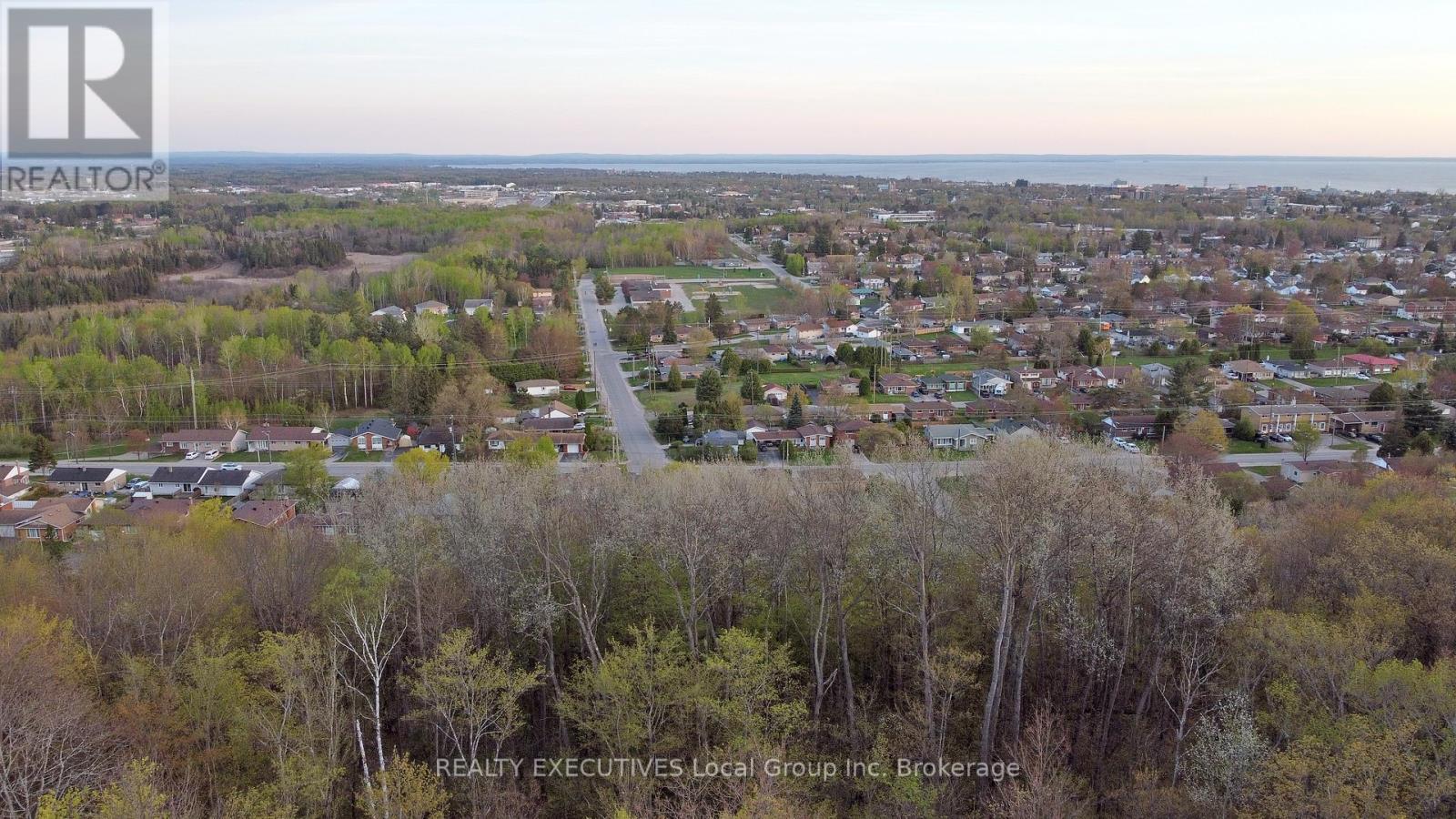 22 Kenreta Drive, North Bay (Airport), Ontario  P1B 8X6 - Photo 8 - X12367095