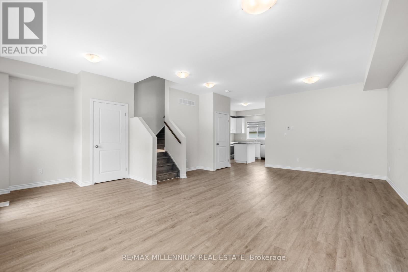 19 Perenack Avenue, Welland (Broadway), Ontario  L3C 5L5 - Photo 12 - X12359696