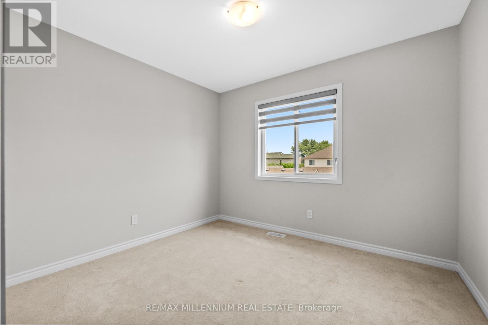 19 Perenack Avenue, Welland (Broadway), Ontario  L3C 5L5 - Photo 36 - X12359696