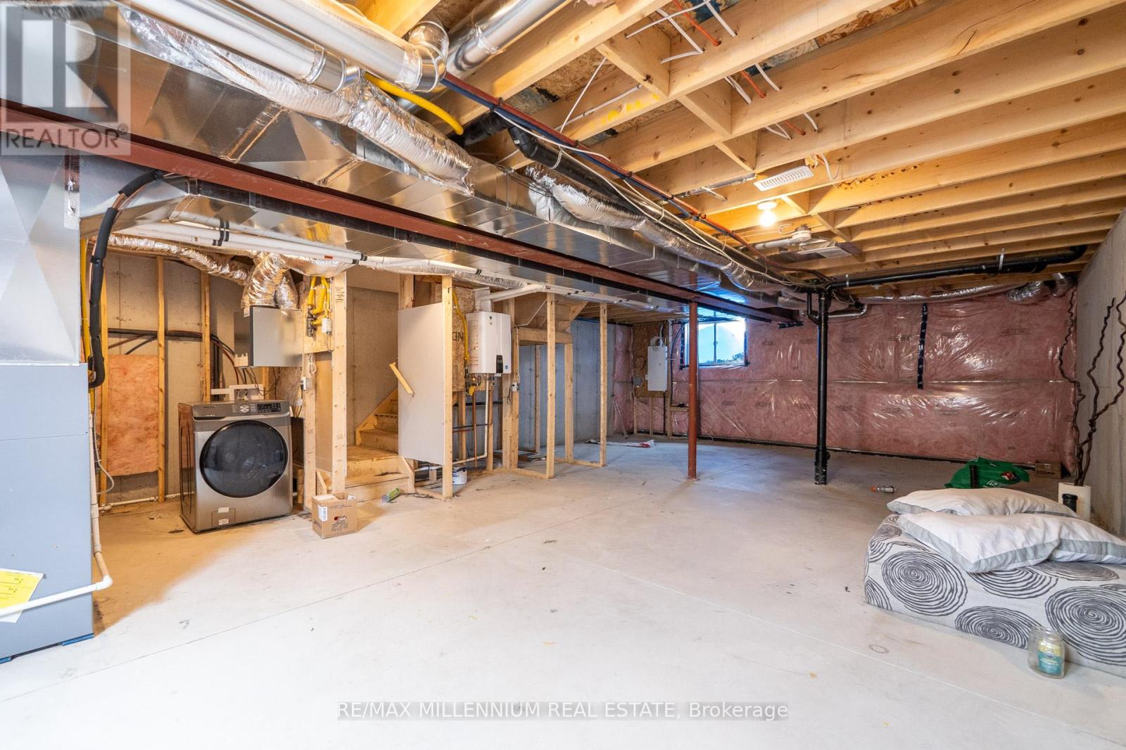 19 Perenack Avenue, Welland (Broadway), Ontario  L3C 5L5 - Photo 42 - X12359696