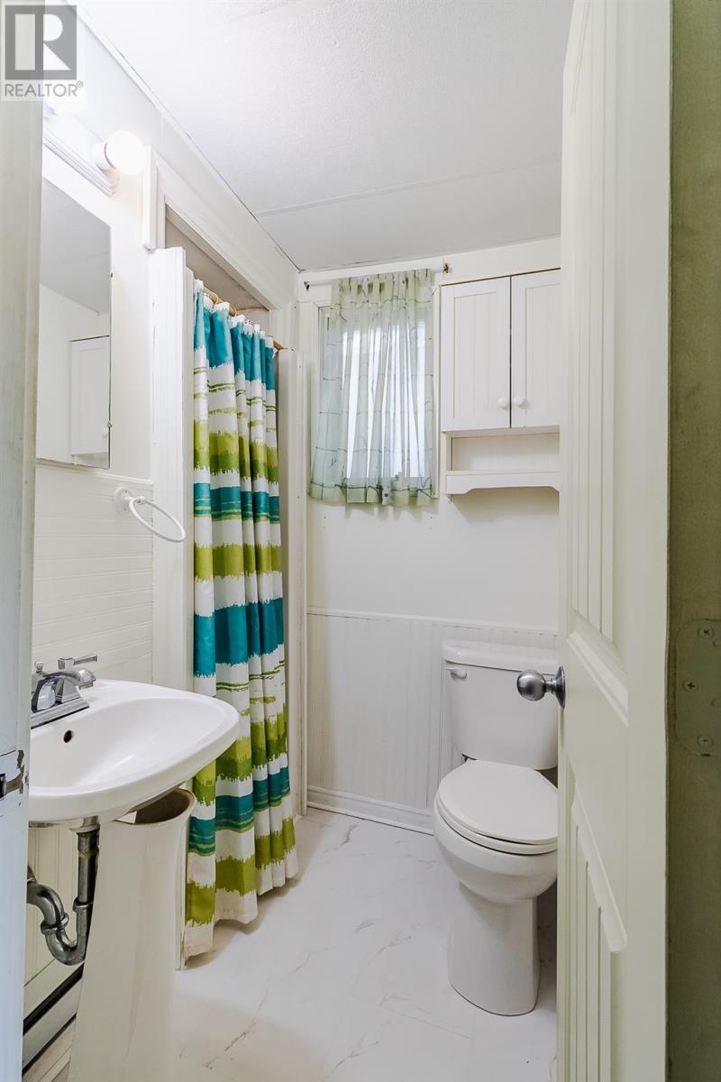 68 Pine St, Sault Ste. Marie, Ontario  P6A 3Y1 - Photo 18 - SM252401