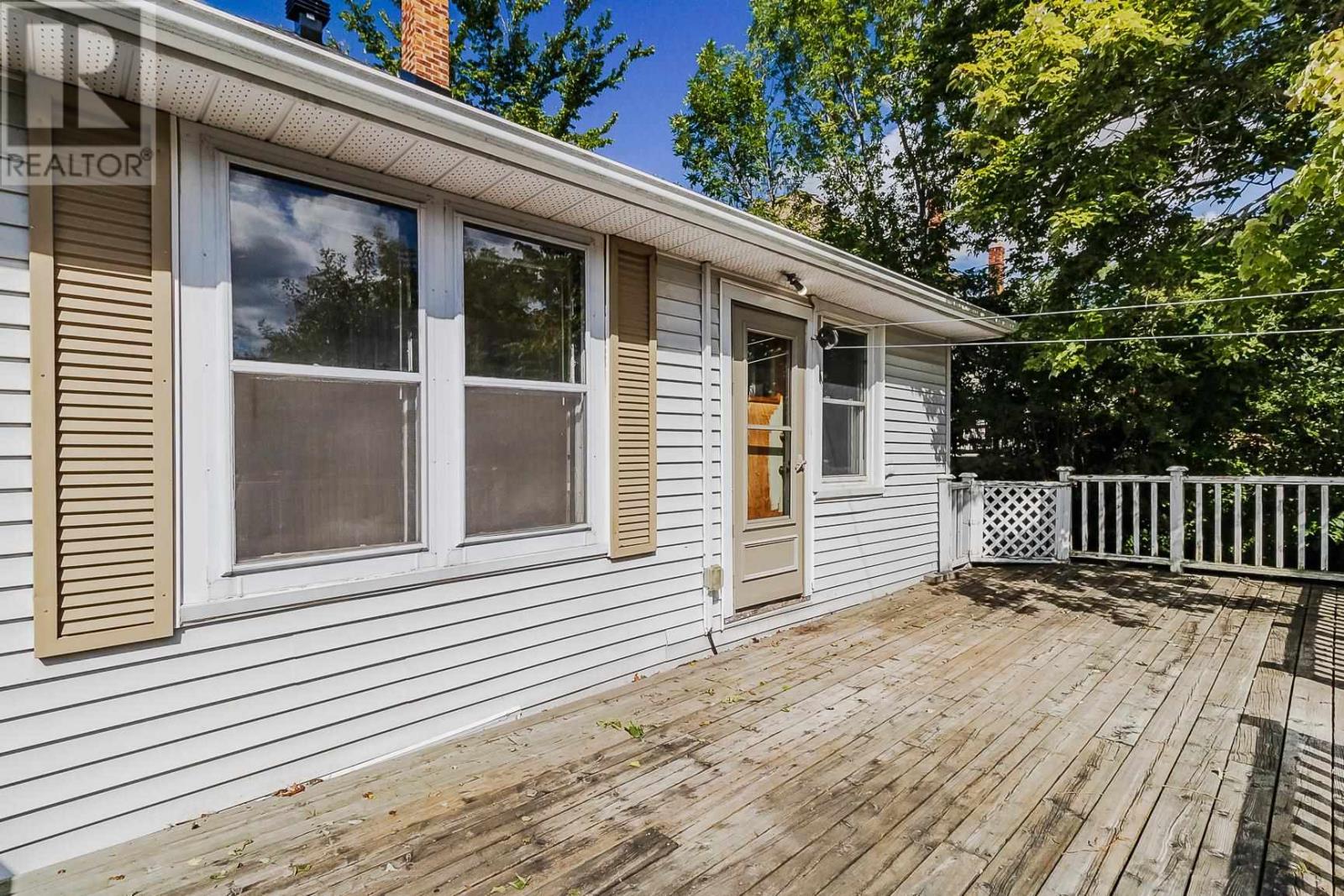 68 Pine St, Sault Ste. Marie, Ontario  P6A 3Y1 - Photo 3 - SM252401