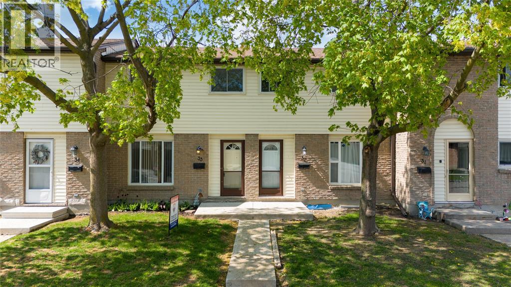 215 TRUDEAU DRIVE Unit# 33, sarnia, Ontario