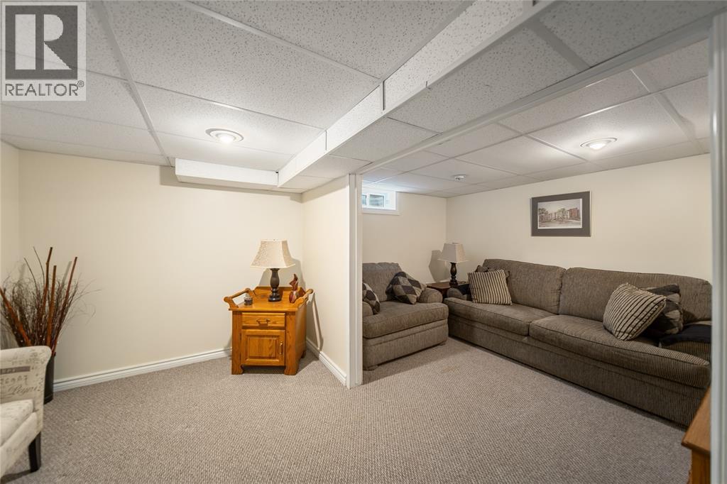 215 Trudeau Drive Unit# 33, Sarnia, Ontario  N7S 4T5 - Photo 15 - 25021757