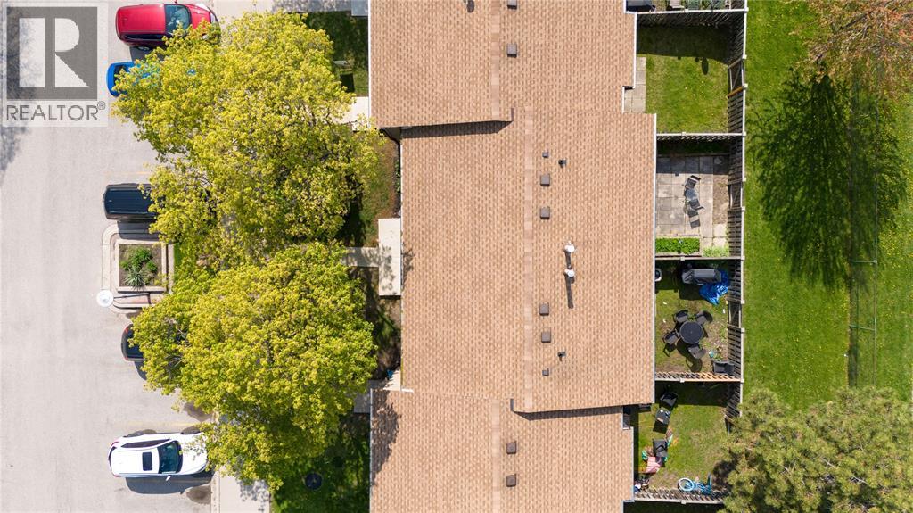 215 Trudeau Drive Unit# 33, Sarnia, Ontario  N7S 4T5 - Photo 29 - 25021760