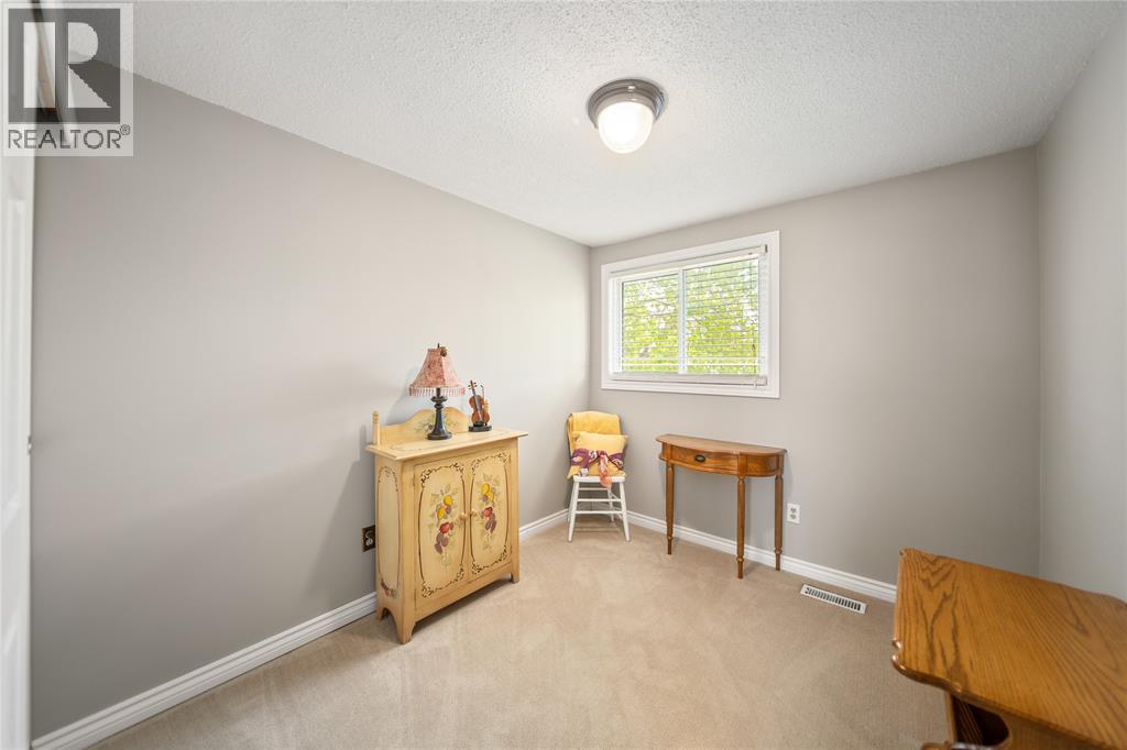 215 Trudeau Drive Unit# 33, Sarnia, Ontario  N7S 4T5 - Photo 13 - 25021760