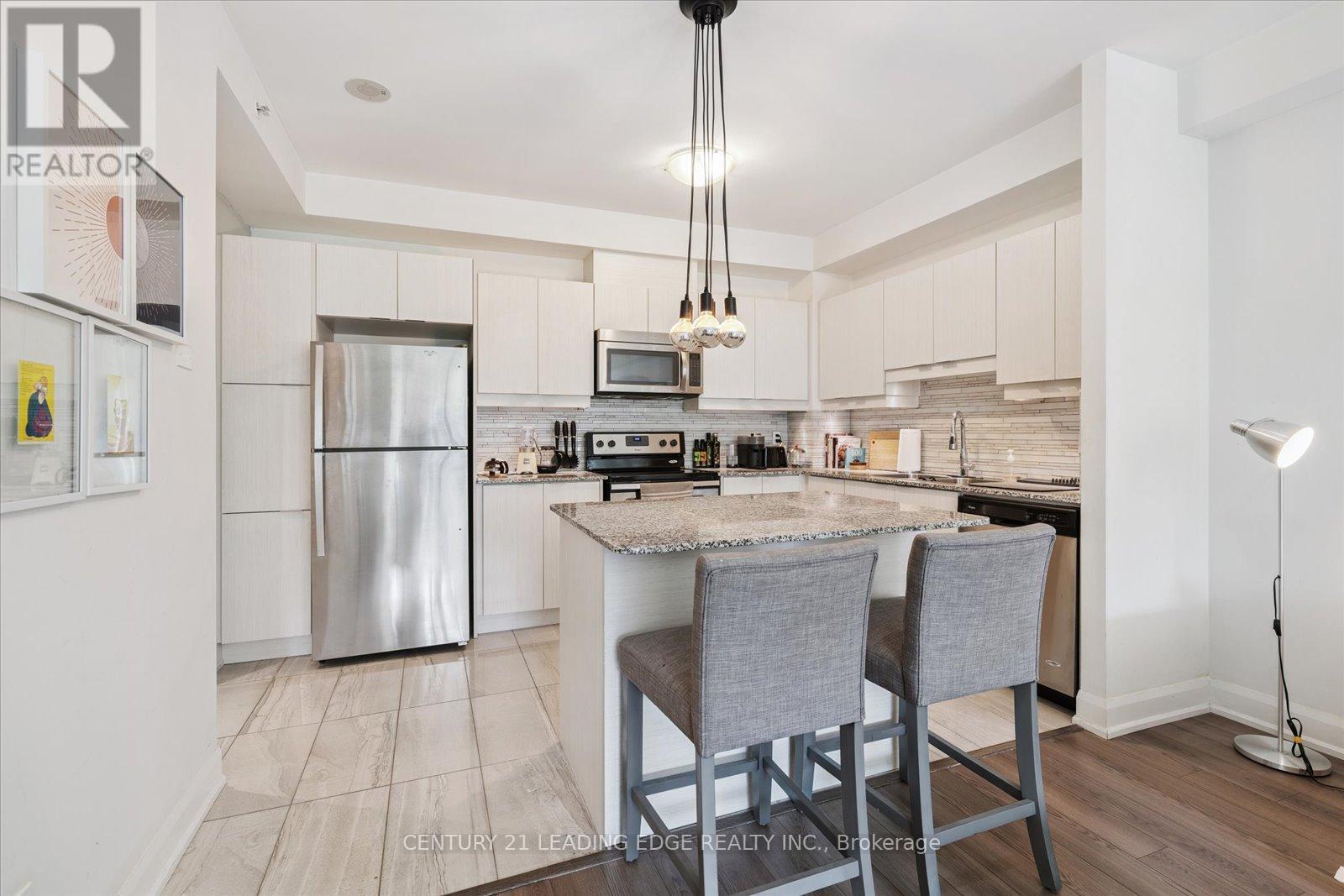 301 - 2910 Highway 7 Road W, Vaughan, Ontario  L4K 0H8 - Photo 11 - N12367132