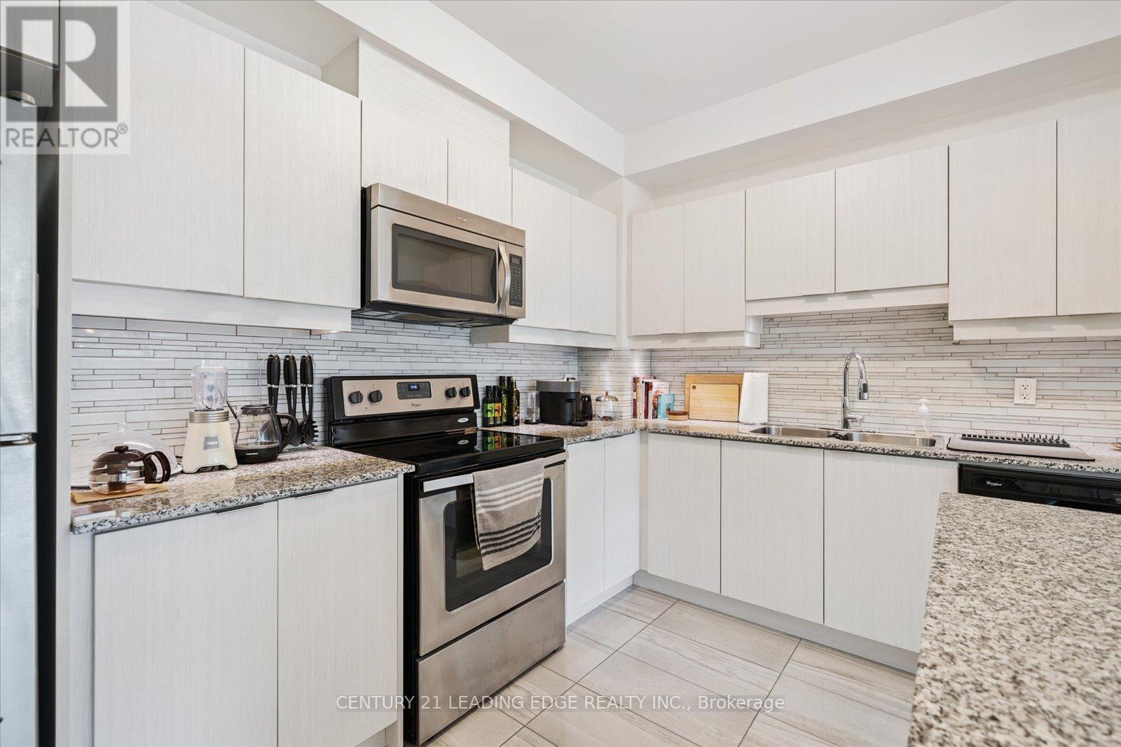 301 - 2910 Highway 7 Road W, Vaughan, Ontario  L4K 0H8 - Photo 13 - N12367132