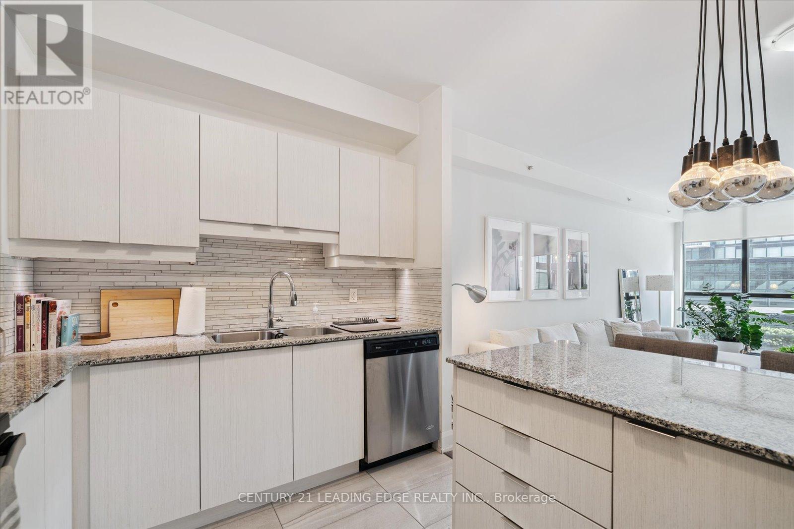 301 - 2910 Highway 7 Road W, Vaughan, Ontario  L4K 0H8 - Photo 18 - N12367132