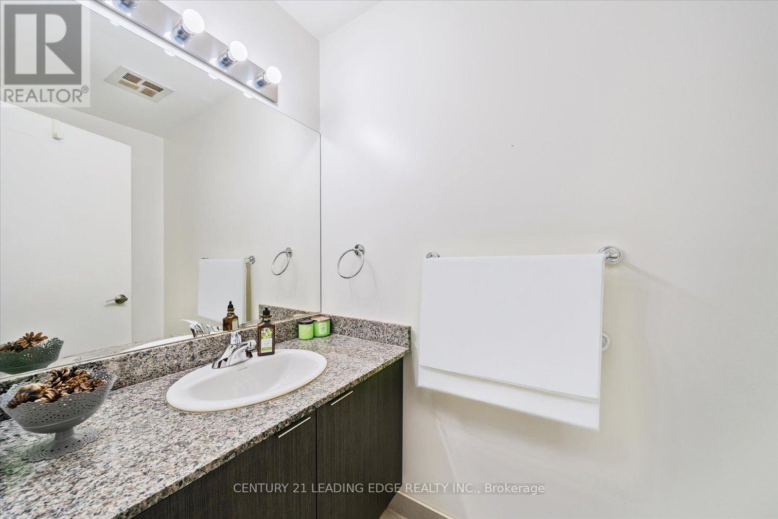 301 - 2910 Highway 7 Road W, Vaughan, Ontario  L4K 0H8 - Photo 32 - N12367132