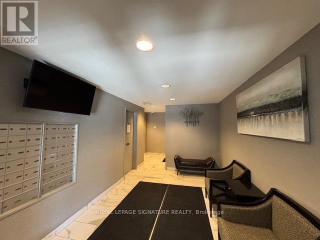 407 - 32 Tannery Street, Mississauga, Ontario  L5M 6T6 - Photo 2 - W12367099