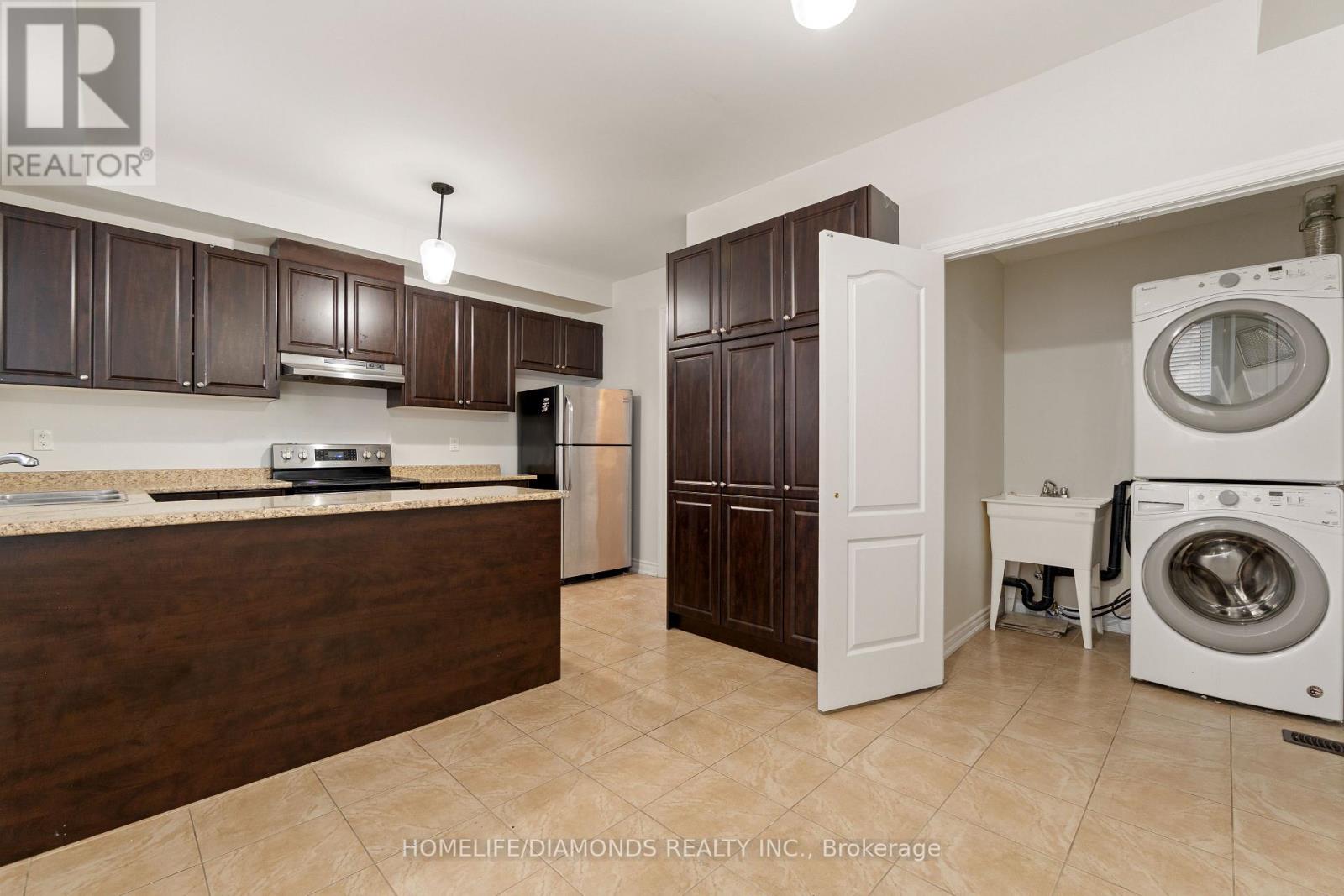 43 Sprucewood Road, Brampton (Heart Lake), Ontario  L6Z 0B4 - Photo 15 - W12367106