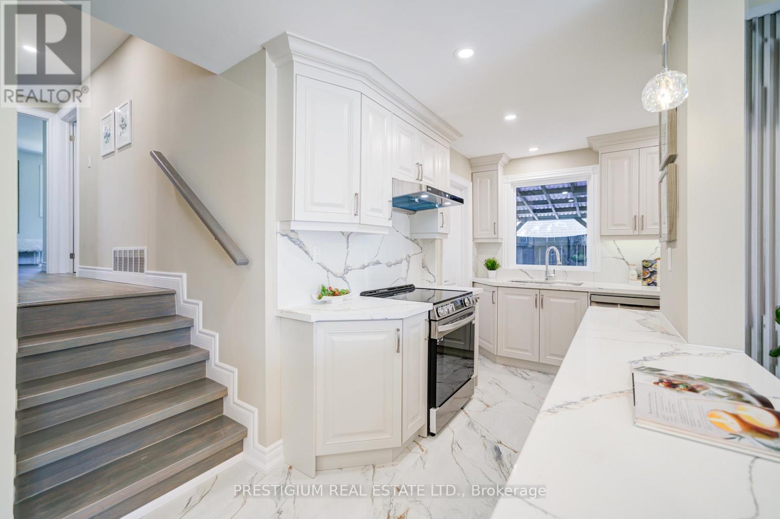 6 Willis Drive, Brampton (Brampton East), Ontario  L6W 1A9 - Photo 16 - W12367143