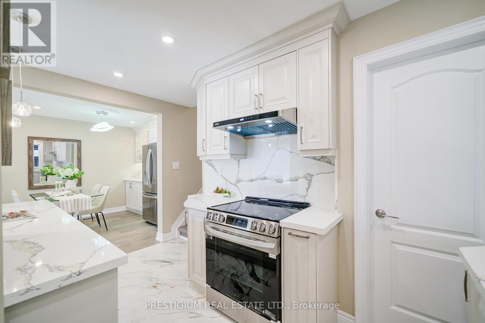 6 Willis Drive, Brampton (Brampton East), Ontario  L6W 1A9 - Photo 21 - W12367143