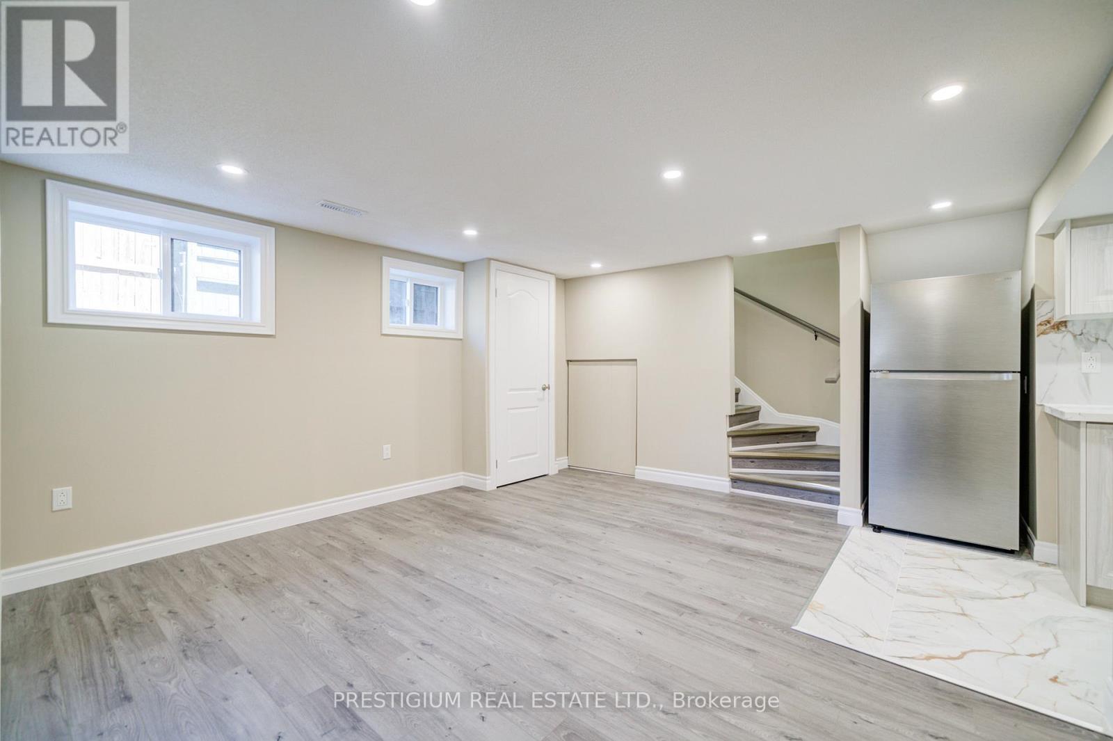 6 Willis Drive, Brampton (Brampton East), Ontario  L6W 1A9 - Photo 34 - W12367143
