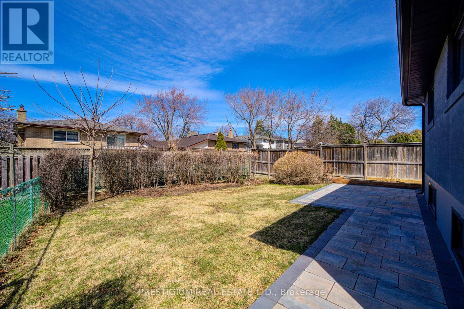 6 Willis Drive, Brampton (Brampton East), Ontario  L6W 1A9 - Photo 47 - W12367143