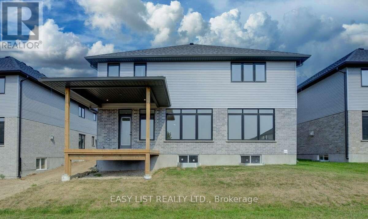 61 Bricker Avenue, Centre Wellington, Ontario  N0B 1S0 - Photo 4 - X12367081