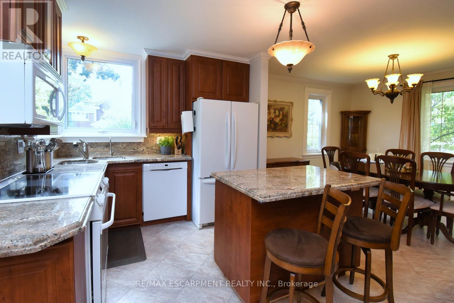 200 Concession Street, Hamilton, Ontario  L9A 1A9 - Photo 11 - X12367117