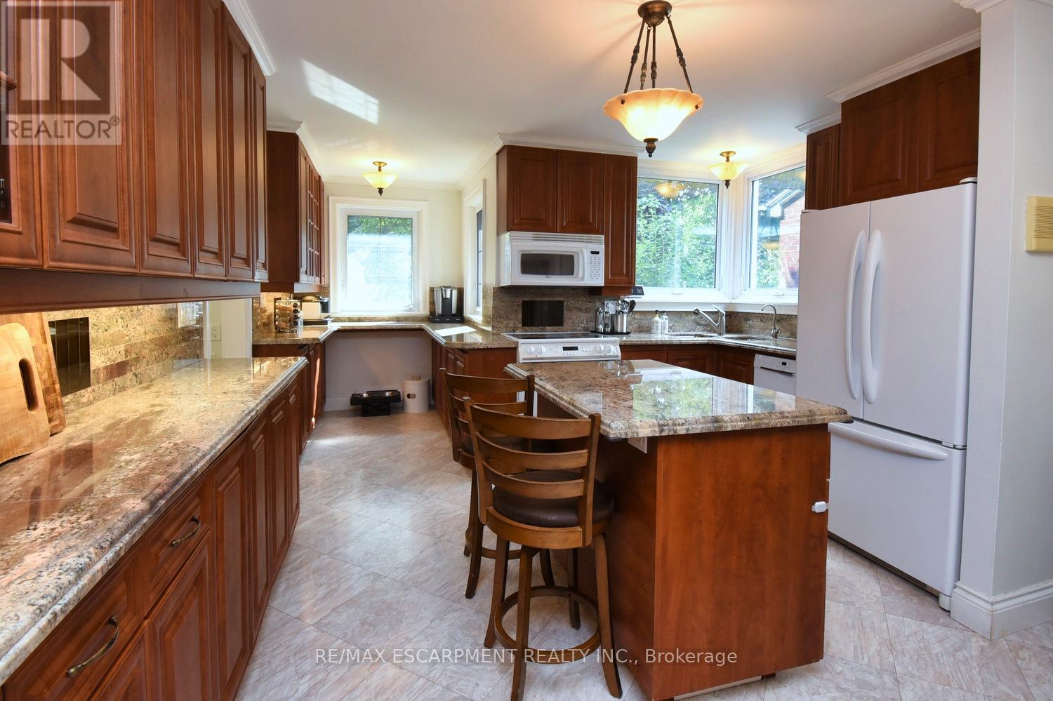 200 Concession Street, Hamilton, Ontario  L9A 1A9 - Photo 15 - X12367117