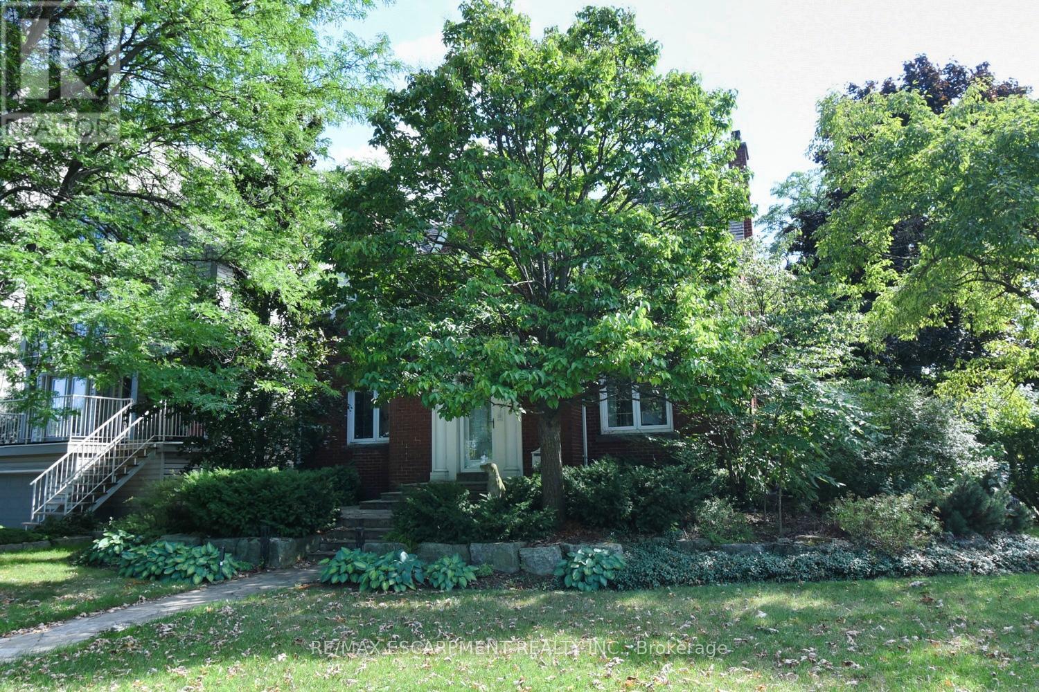 200 Concession Street, Hamilton, Ontario  L9A 1A9 - Photo 3 - X12367117
