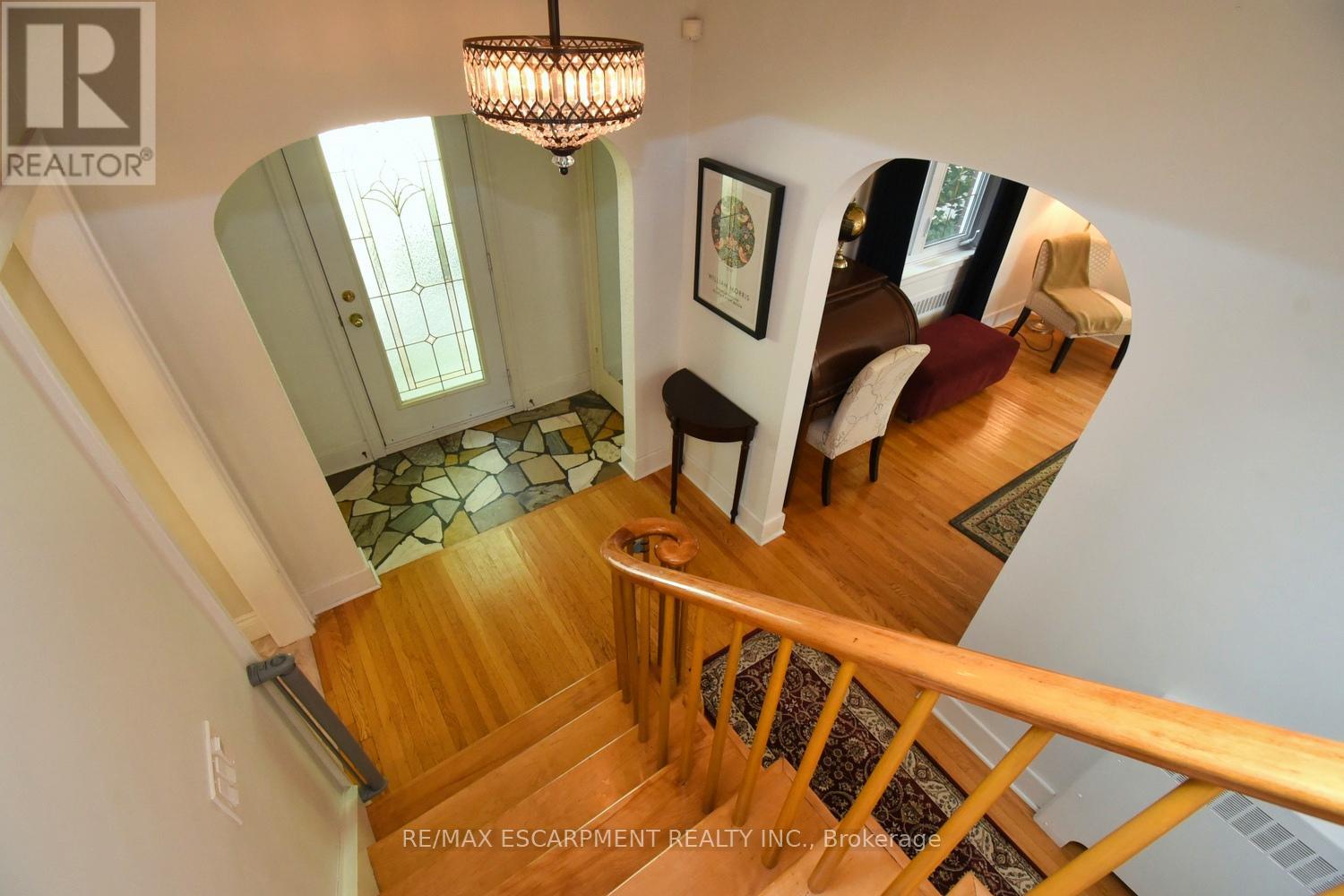 200 Concession Street, Hamilton, Ontario  L9A 1A9 - Photo 4 - X12367117