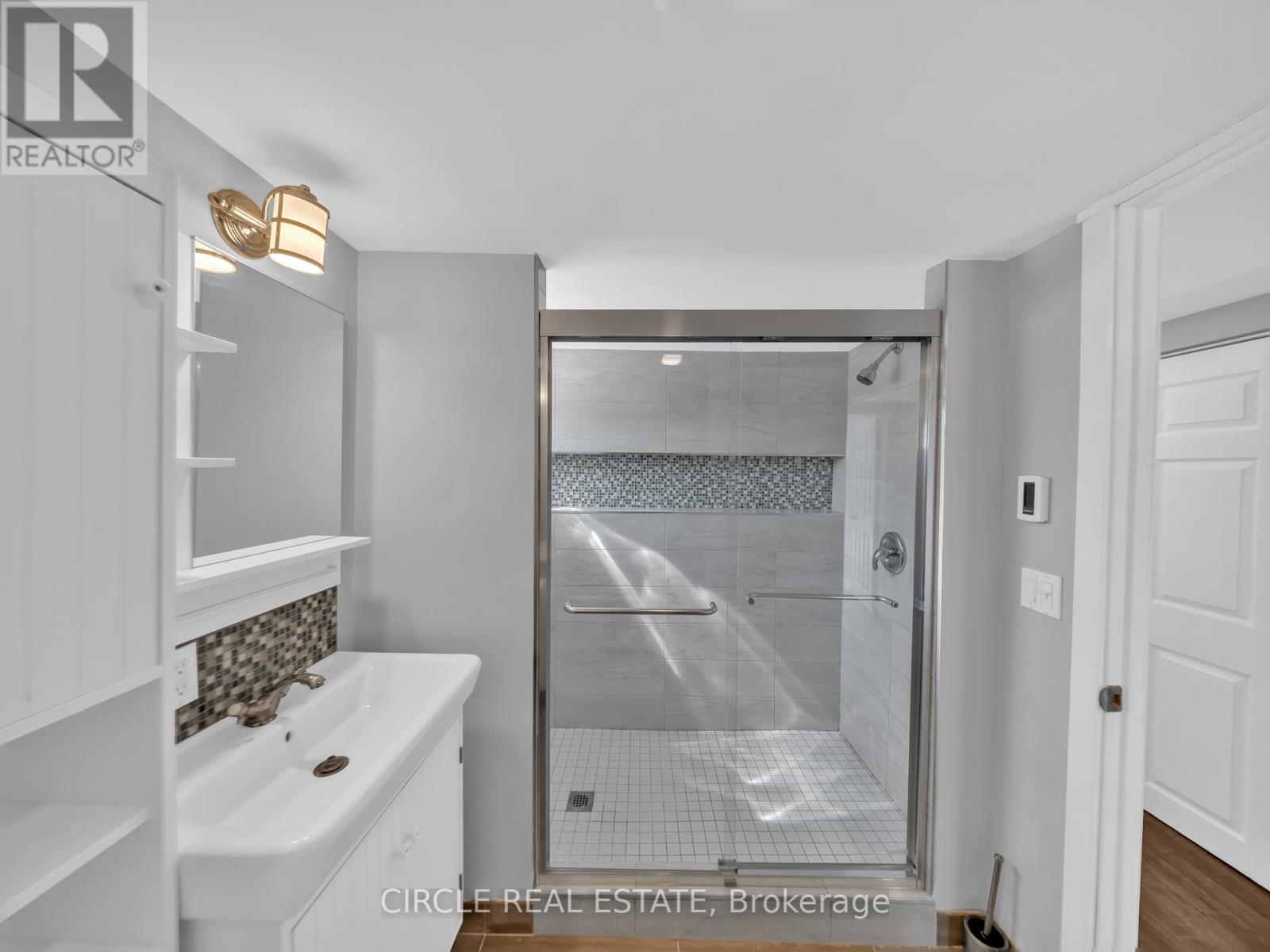 5 Maple Drive, Essex, Ontario  N0R 1J0 - Photo 28 - X12367121