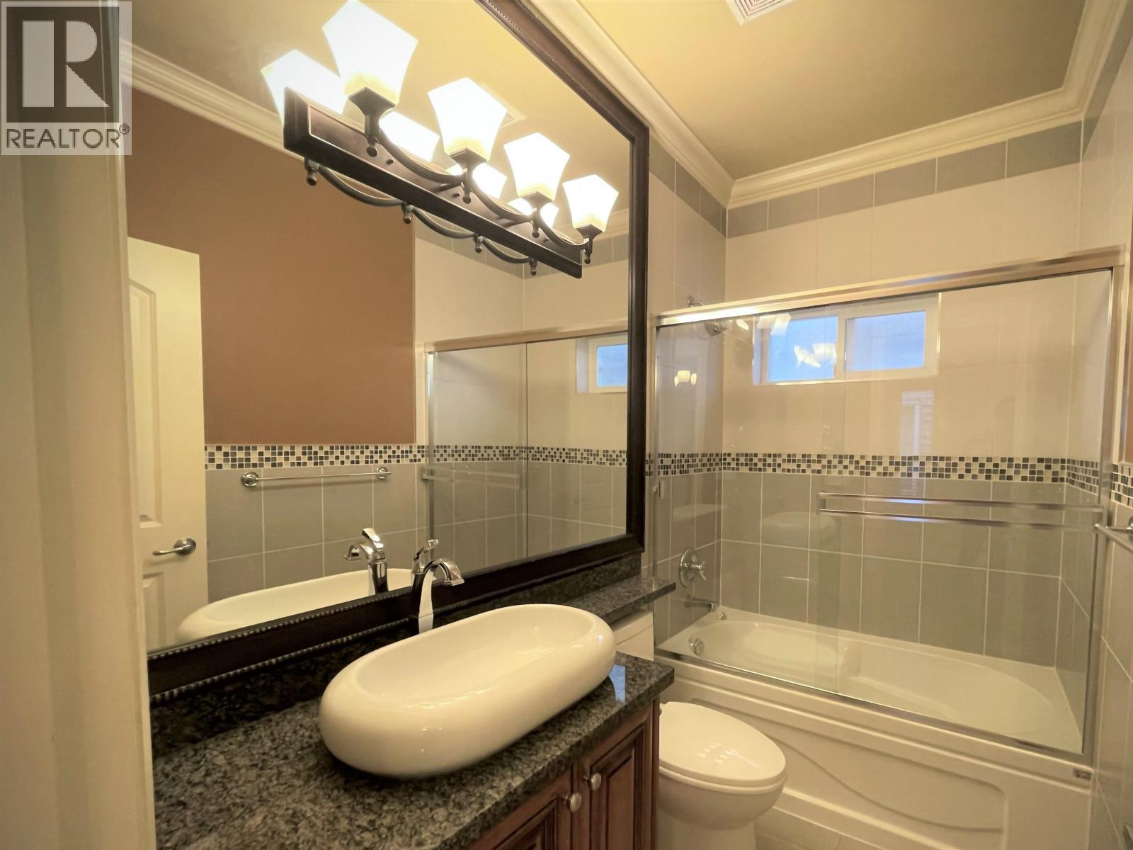 208 Hume Street, New Westminster, British Columbia  V3M 5N5 - Photo 8 - R3040992