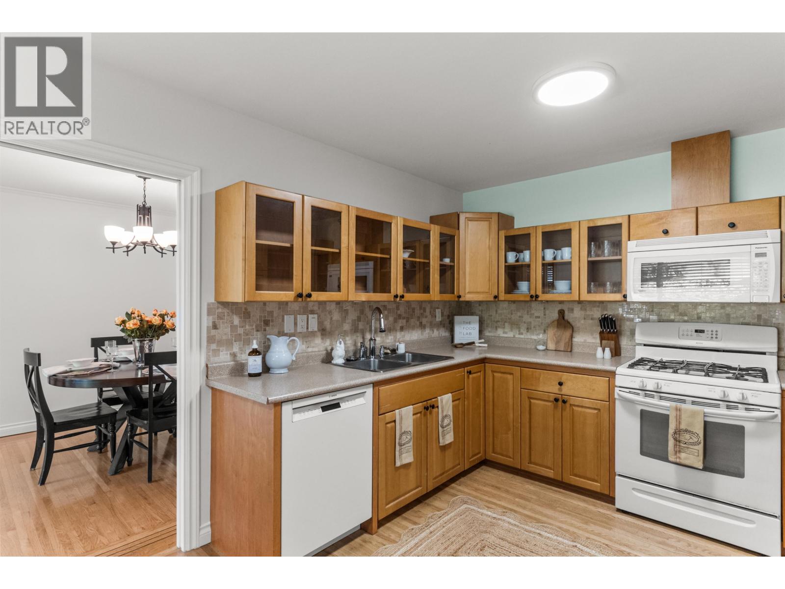 861 53a Street, Delta, British Columbia  V4M 3C8 - Photo 10 - R3041000