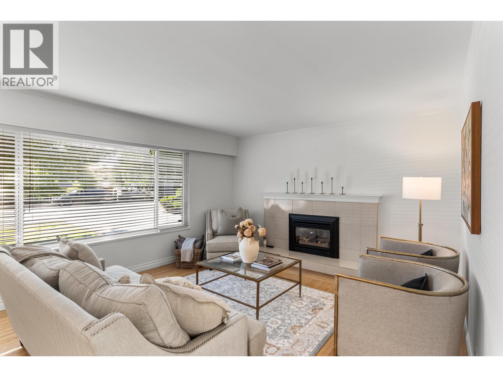 861 53a Street, Delta, British Columbia  V4M 3C8 - Photo 4 - R3041000