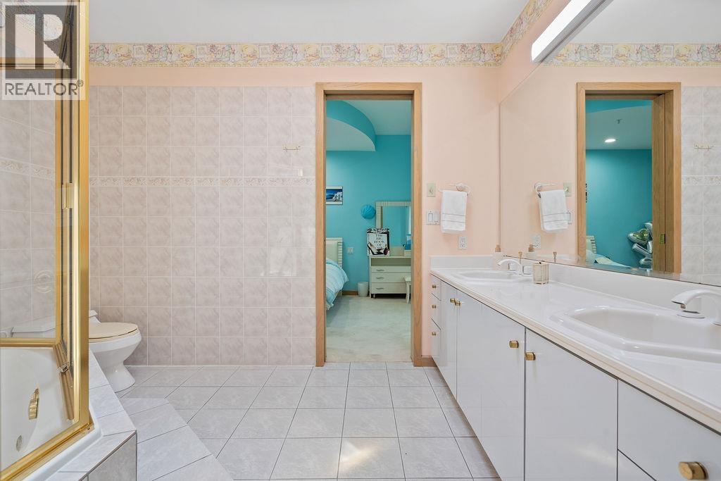 2490 Westhill Court, West Vancouver, British Columbia  V7S 3A5 - Photo 19 - R3041019