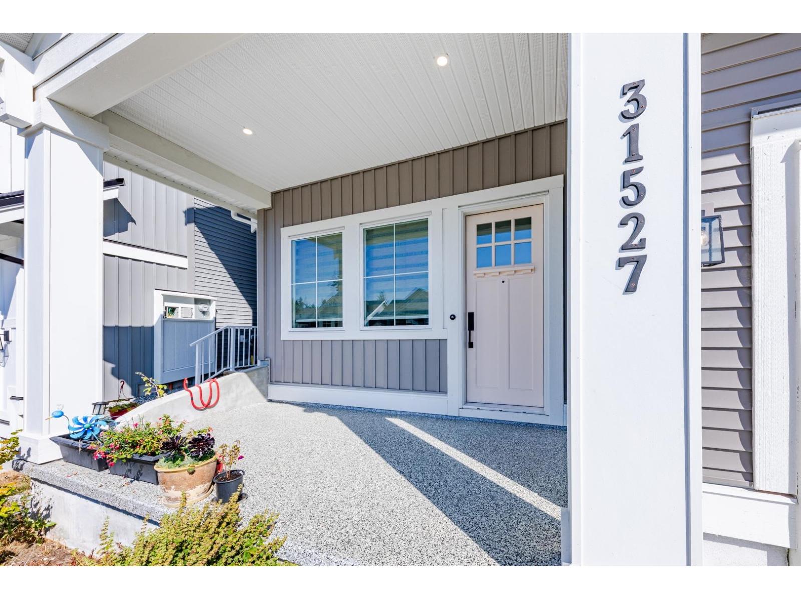 31527 Burnham Place, Mission, British Columbia  V4S 0E8 - Photo 3 - R3040903