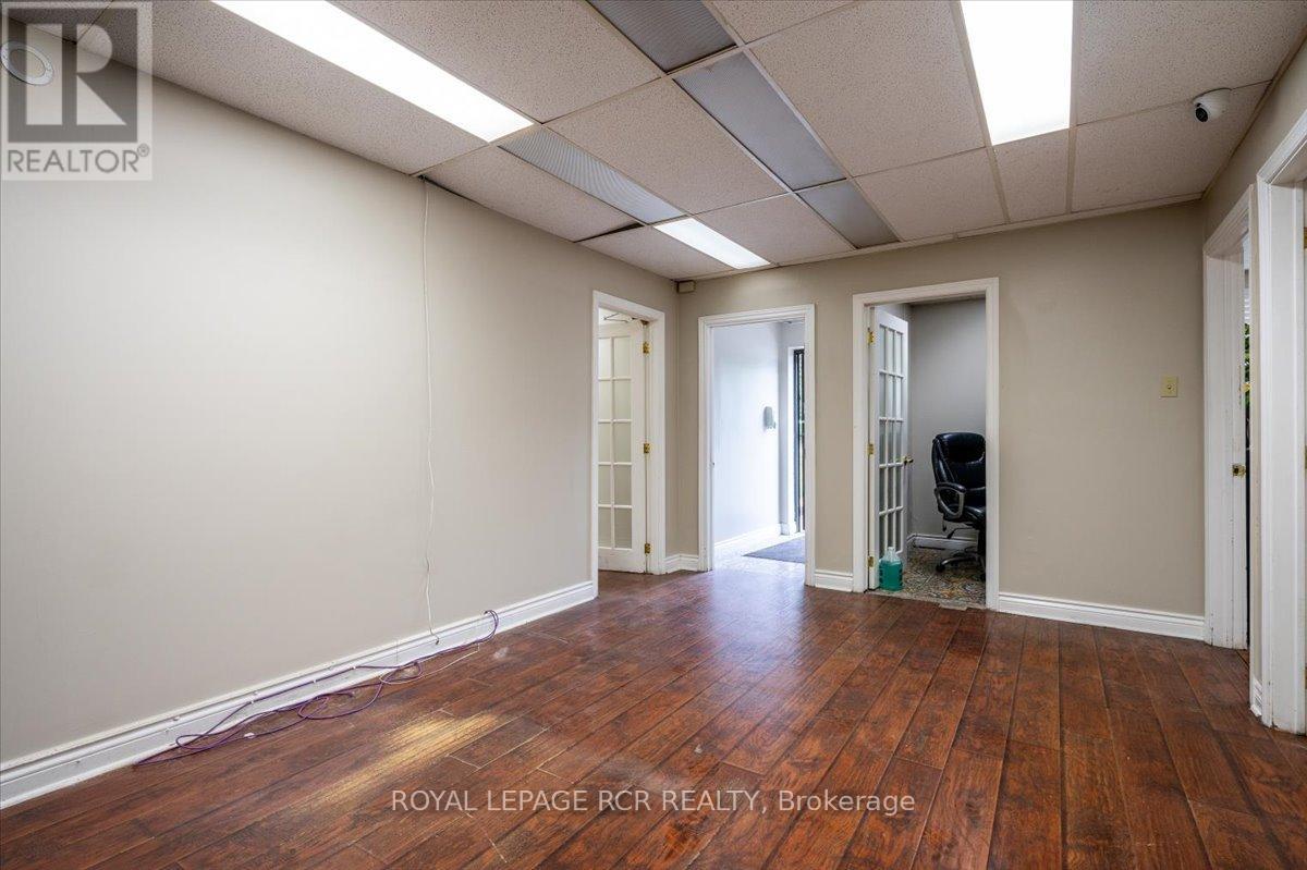355 Dissette Street, Bradford West Gwillimbury, Ontario  L3Z 3G9 - Photo 5 - N12367186