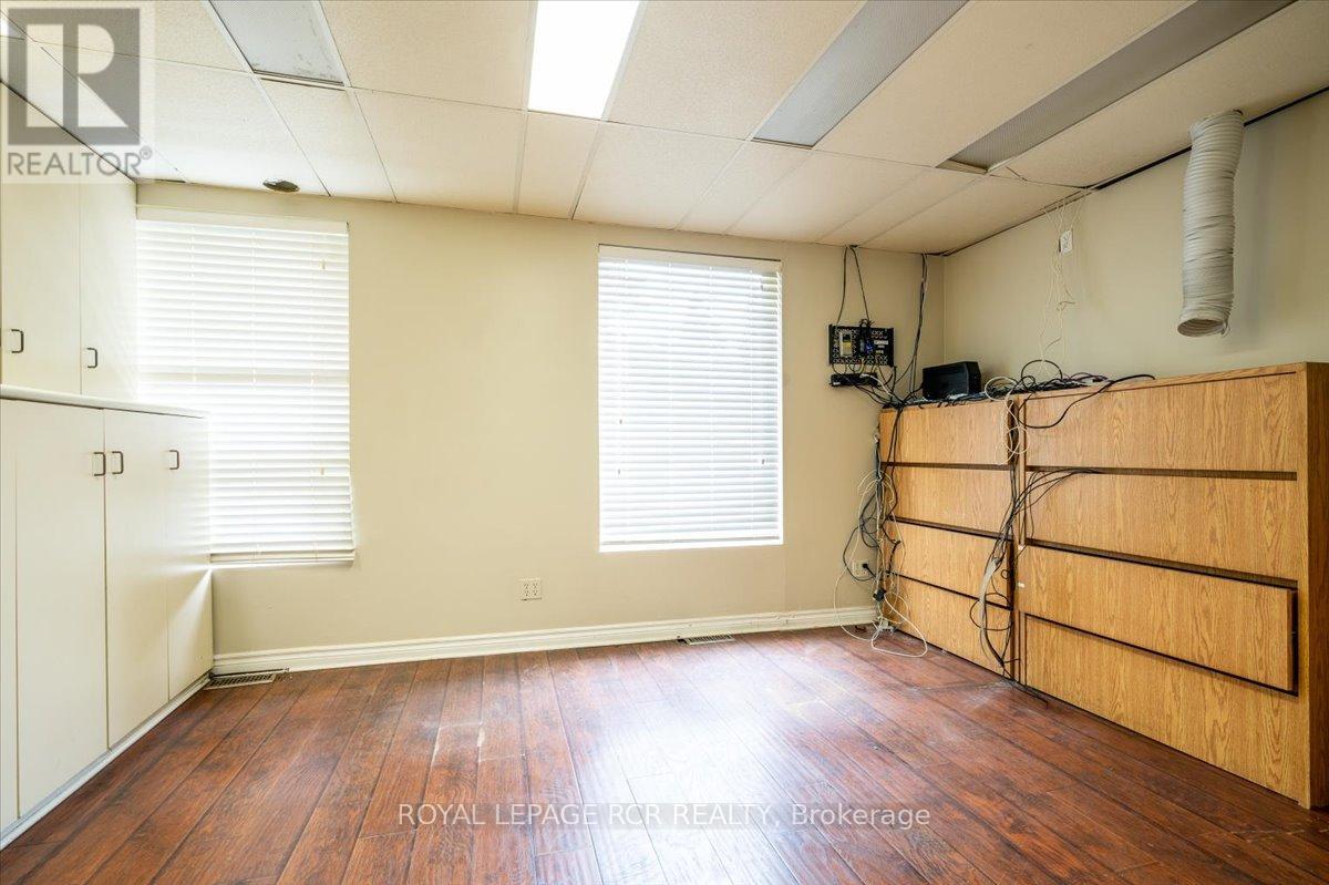 355 Dissette Street, Bradford West Gwillimbury, Ontario  L3Z 3G9 - Photo 6 - N12367186
