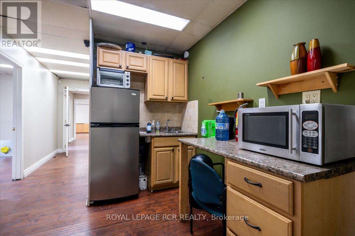 355 Dissette Street, Bradford West Gwillimbury, Ontario  L3Z 3G9 - Photo 8 - N12367186