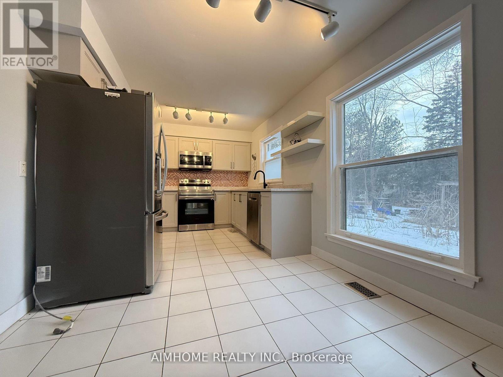 338 Steeles Avenue E, Markham, Ontario  L3T 1A8 - Photo 8 - N12367198