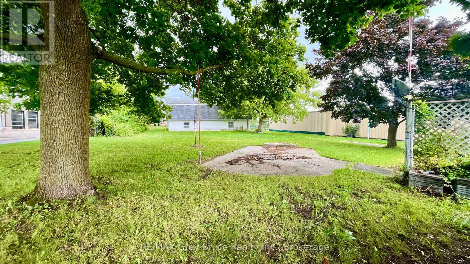 1069 7th Avenue, Hanover, Ontario  N4N 2K4 - Photo 24 - X12367243