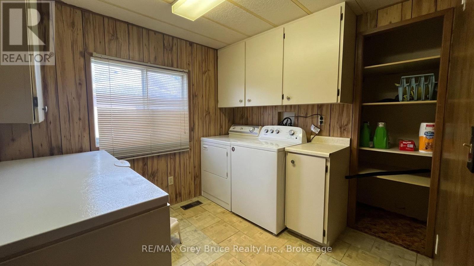 1069 7th Avenue, Hanover, Ontario  N4N 2K4 - Photo 8 - X12367243