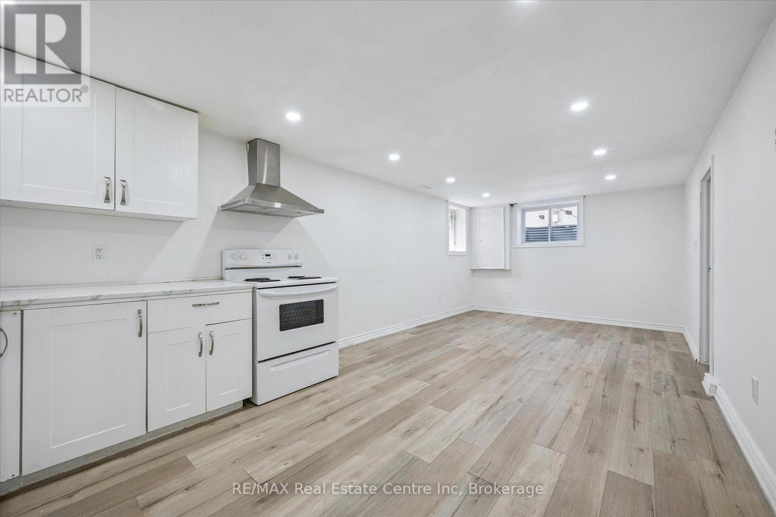 72 Ferndale Avenue, Guelph, Ontario  N1E 1B5 - Photo 13 - X12367291
