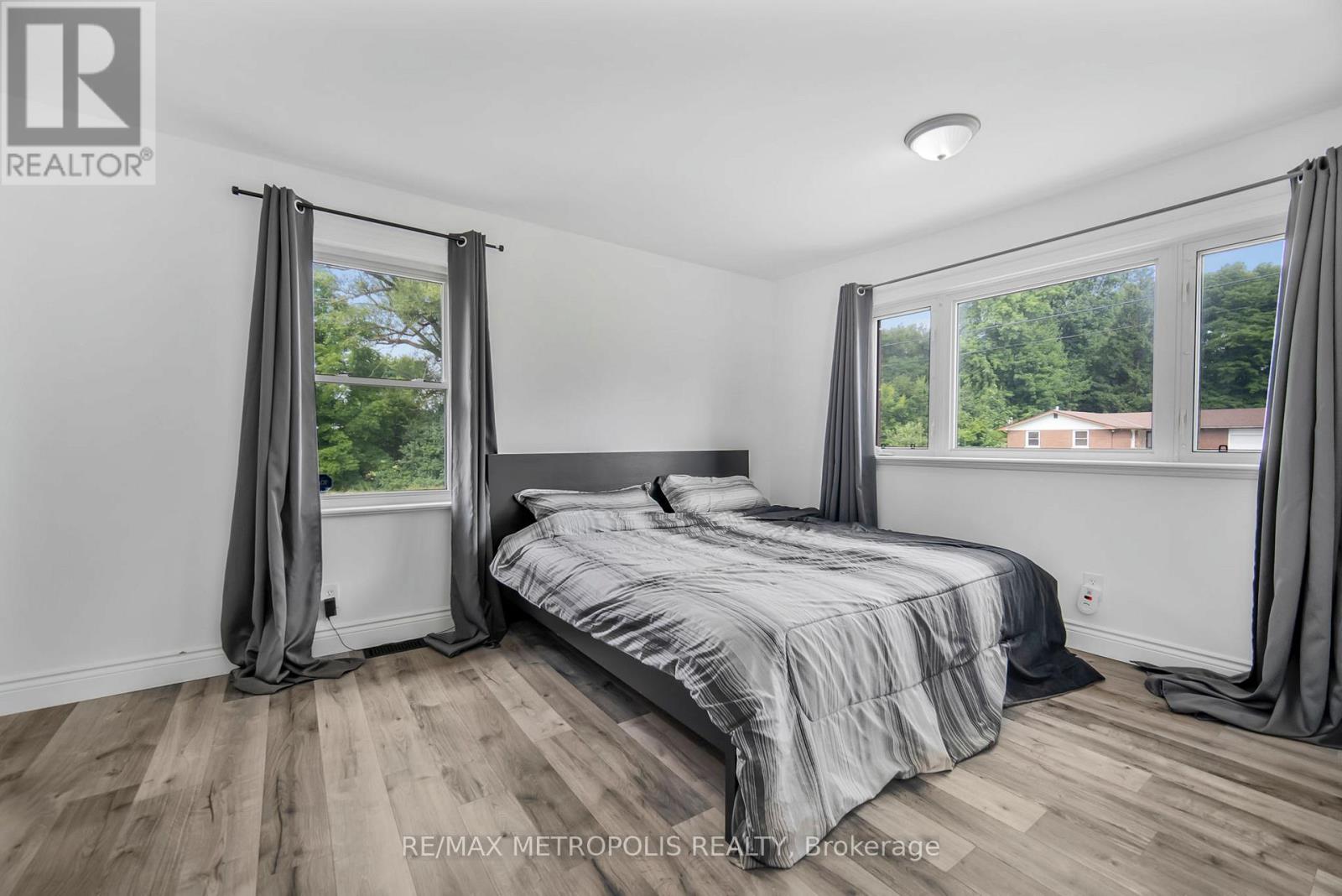 1859 Parkhurst Avenue, London East (East H), Ontario  N5V 2C4 - Photo 17 - X12355385