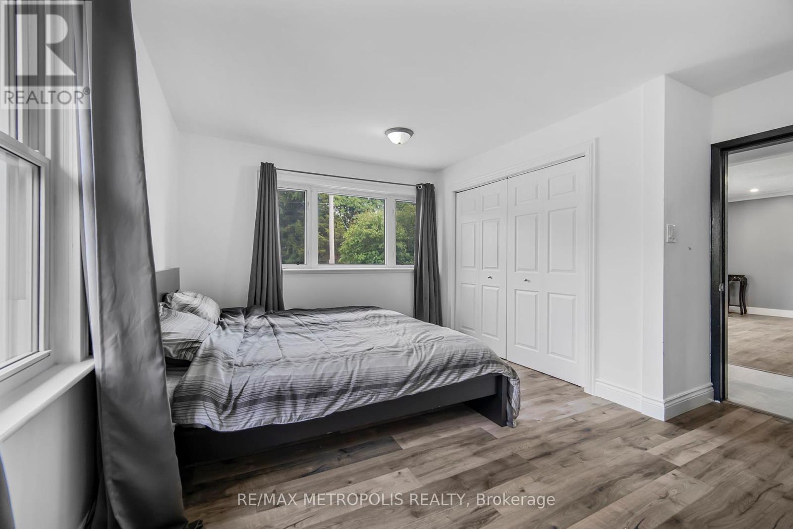 1859 Parkhurst Avenue, London East (East H), Ontario  N5V 2C4 - Photo 14 - X12355385