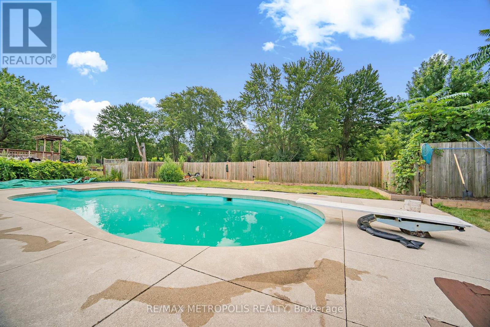 1859 Parkhurst Avenue, London East (East H), Ontario  N5V 2C4 - Photo 5 - X12355385
