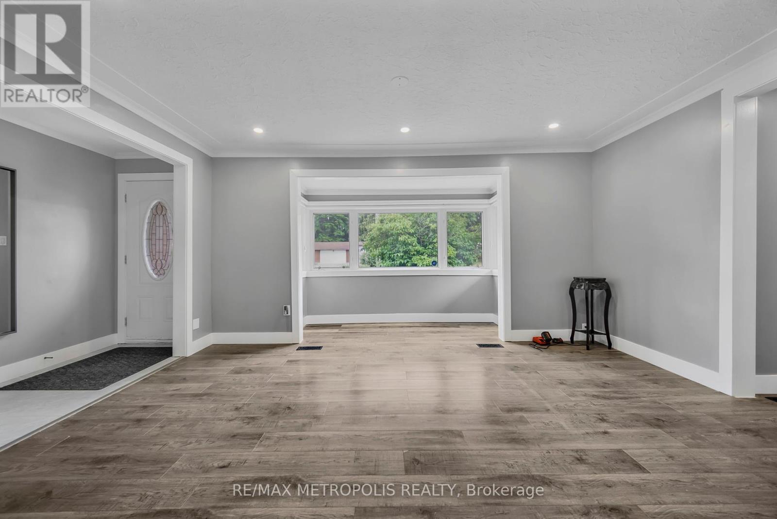 1859 Parkhurst Avenue, London East (East H), Ontario  N5V 2C4 - Photo 7 - X12355385