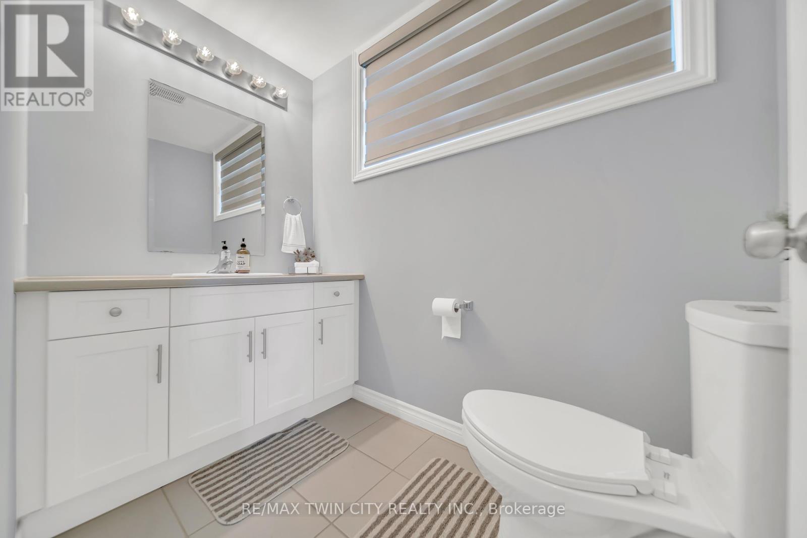 186 Wheat Lane, Kitchener, Ontario  N2R 0R4 - Photo 12 - X12367210