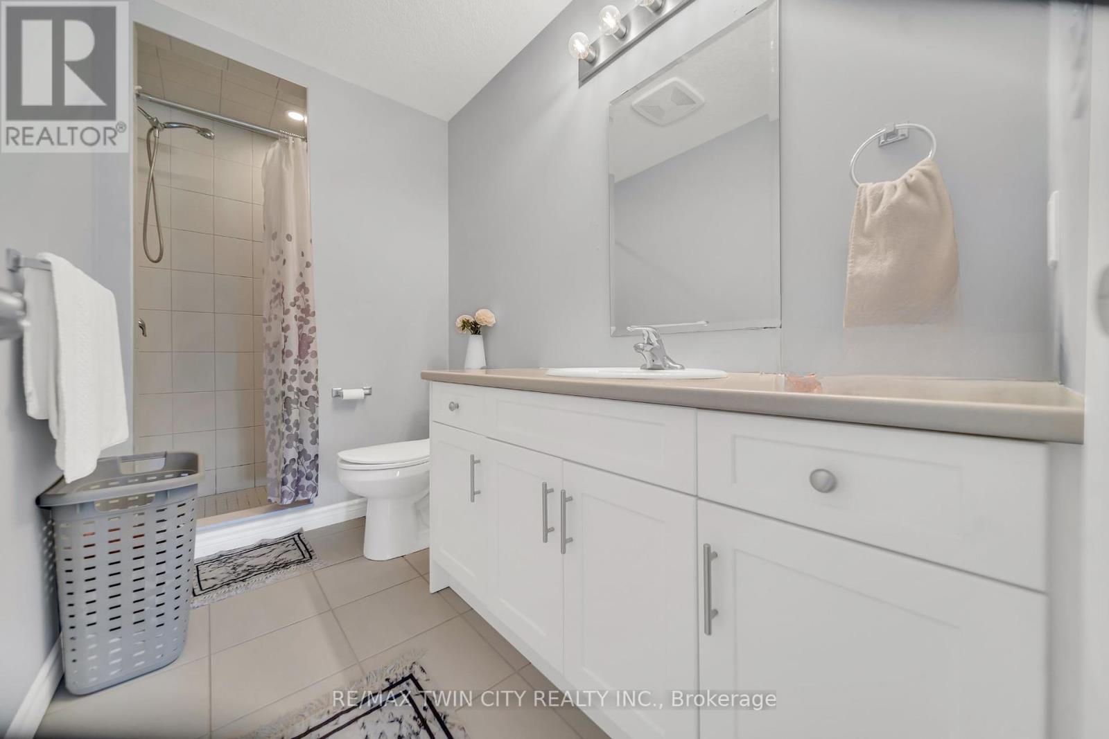 186 Wheat Lane, Kitchener, Ontario  N2R 0R4 - Photo 21 - X12367210