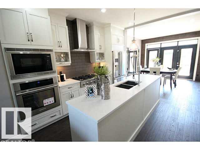 Property at 11333 76 AV NW image 3