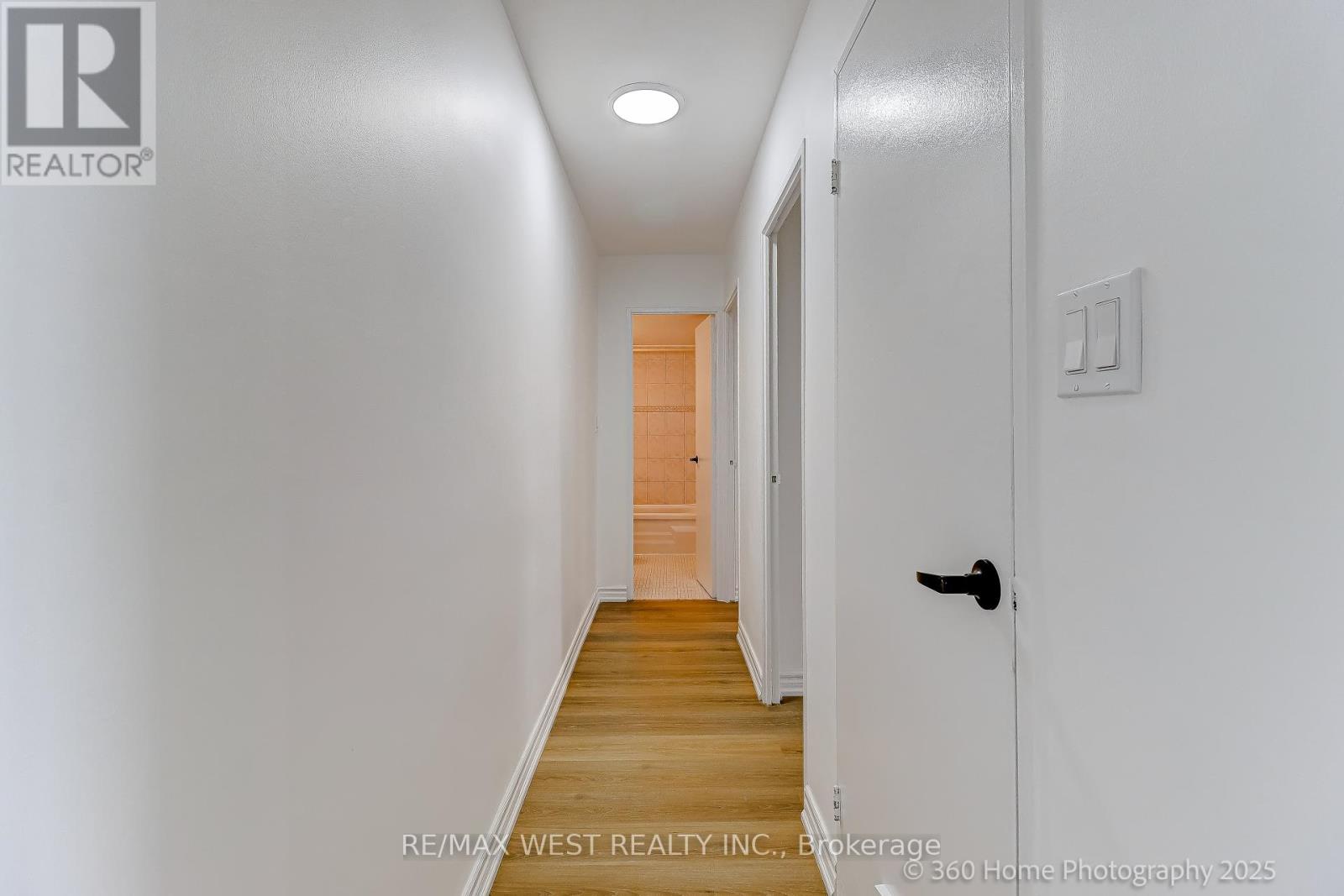 803 - 3 Massey Square, Toronto, Ontario  M4C 5L5 - Photo 15 - E12365614