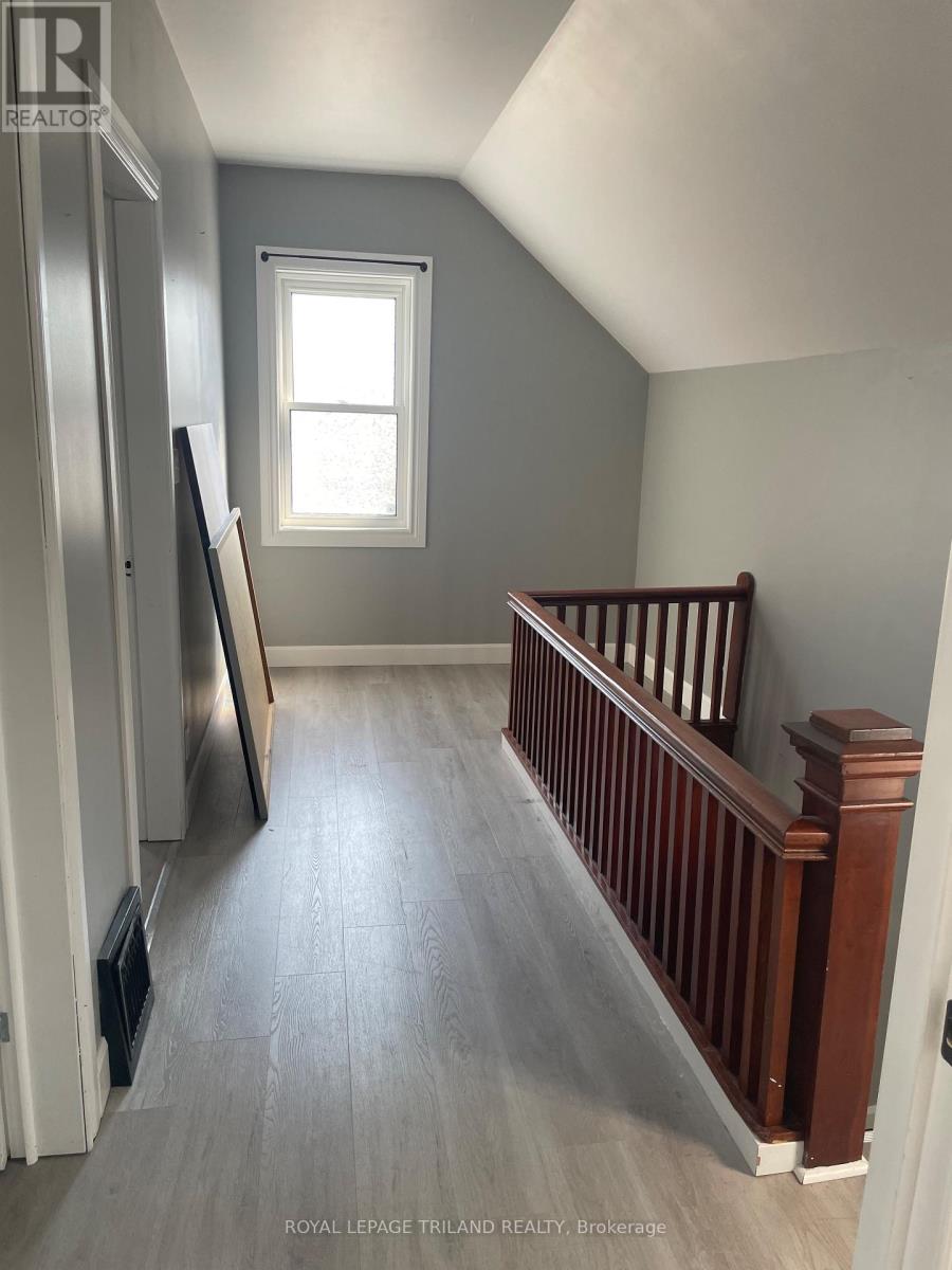 Photo 14 of 24 for 245 Sydenham Street E